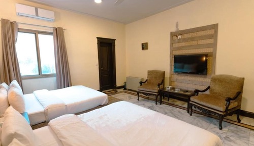 Deluxe Triple Room
