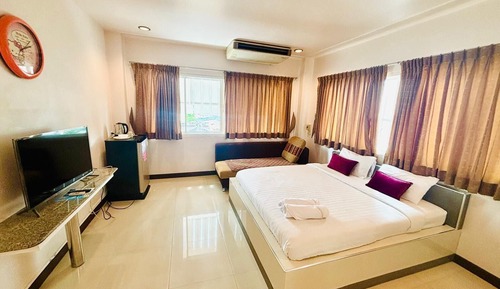 Family Double Room, City View