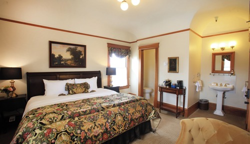 Standard Room, 1 King Bed