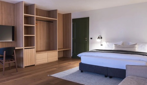 Signature Suite