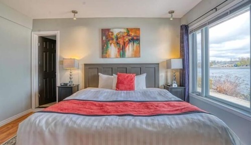 Signature Room