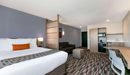 Studio Suite, 1 Queen Bed with Sofa bed, Non Smoking, Kitchenette