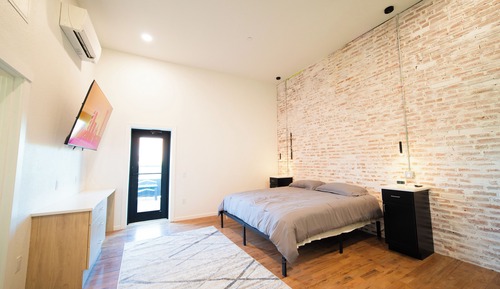 Business Studio Suite, 1 King Bed, Non Smoking, Kitchenette