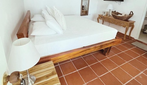 Standard Room 106