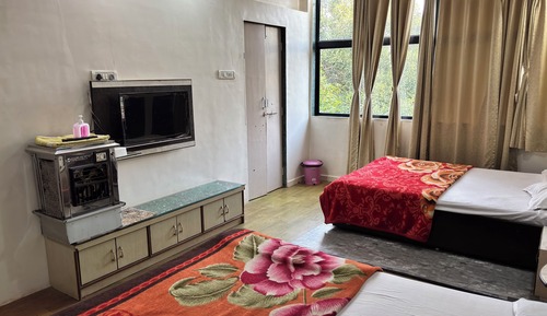 Family Twin Room, Multiple Beds, Housekeeping, Mountain View