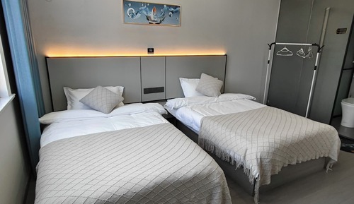 Standard Twin Room, Air conditioning, Hill View