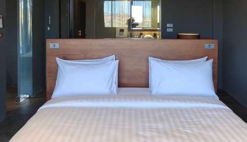 Family Suite, Hill View