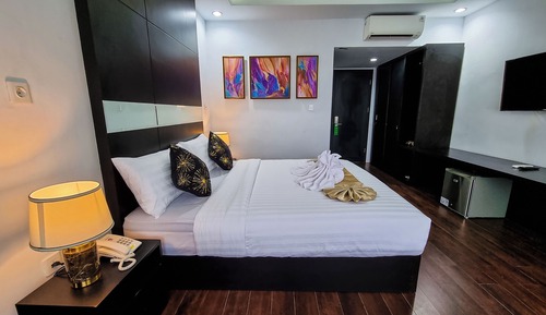 Signature Twin Room