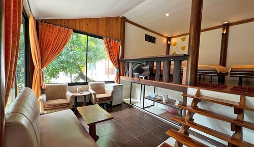 Family Room 5 people