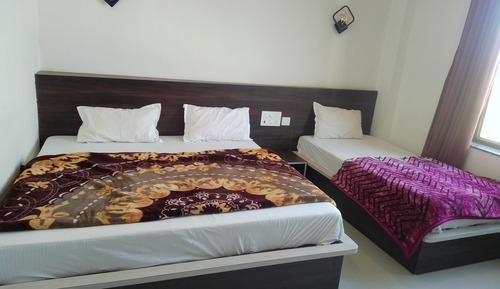 Classic Triple Room, Balcony, City View