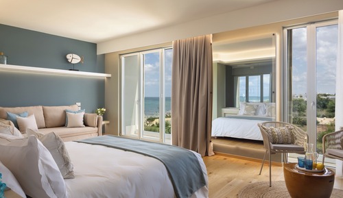 Room, Sea View