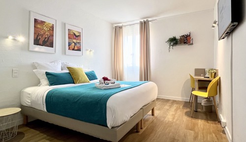 Superior Double Room, City View