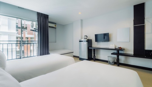 Deluxe Room, 2 Twin Beds, Balcony