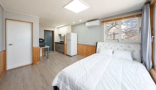 Basic Room, 1 Bedroom (Apt. 201, Building B)