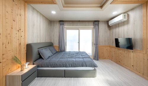 Basic Room, 1 Bedroom (Apt. 202, Building A)