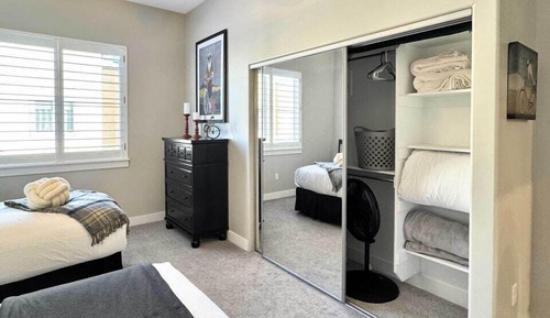 Superior Apartment, 2 Bedrooms, Mountain View
