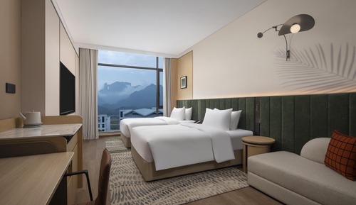 Room, 2 Twin Beds, Mountain View