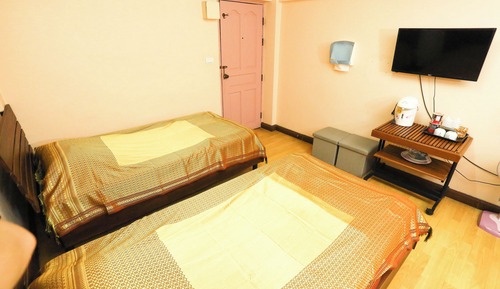 Standard Twin Room