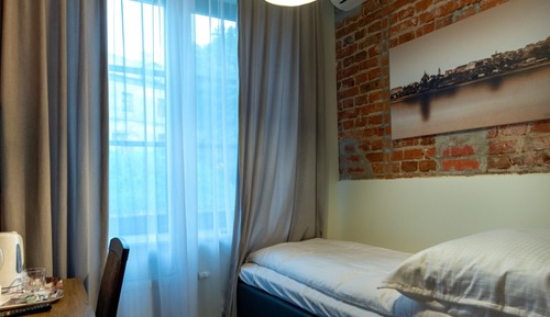 Comfort Room, City View