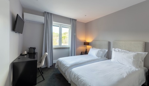 Comfort Twin Room, City View