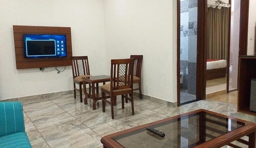 Luxury Suite, City View