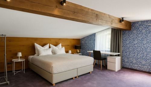 Deluxe Room, Balcony, Mountain View
