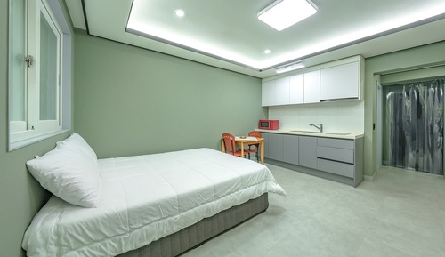 Basic Room, 1 Bedroom (White 4 (Mountain View))