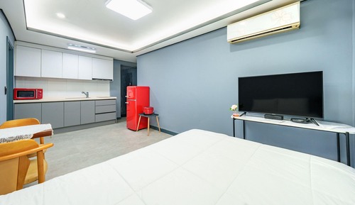 Basic Room, 1 Bedroom (White 5 (Mountain View))