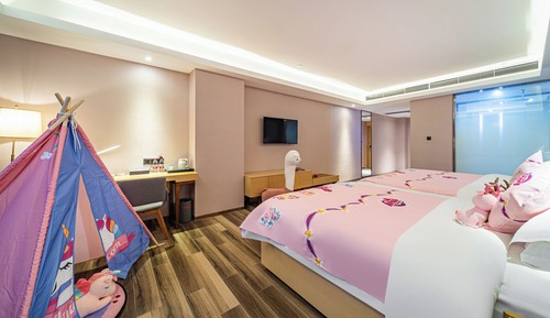 Family Triple Room, City View