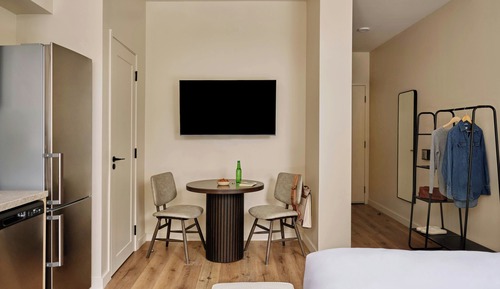 Studio, 1 King Bed, Balcony