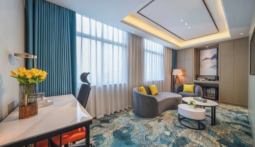 Luxury Suite, City View