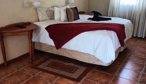 Standard Room, 1 King Bed
