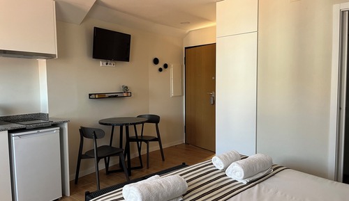 Superior Studio, River View