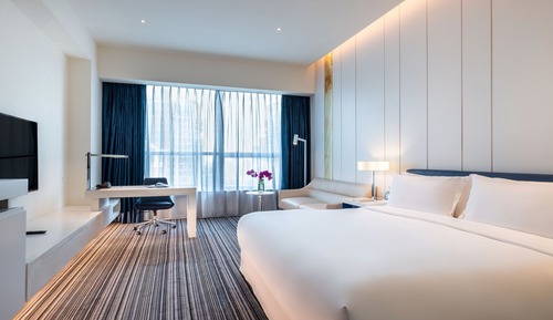 Deluxe Room, 1 King Bed