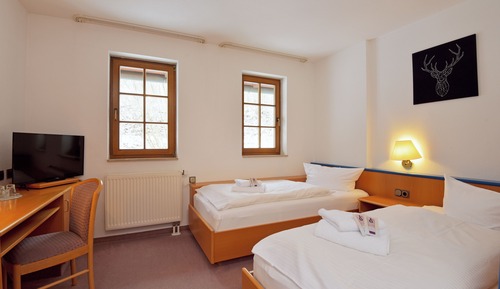 Standard Twin Room, 2 Twin Beds, Private Bathroom, Hill View
