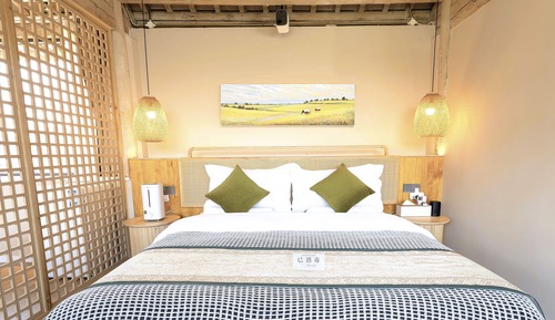 Romantic Studio Suite, Courtyard View