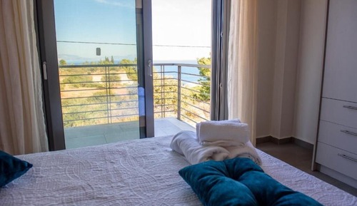 Superior Apartment, 4 Bedrooms, Pool View