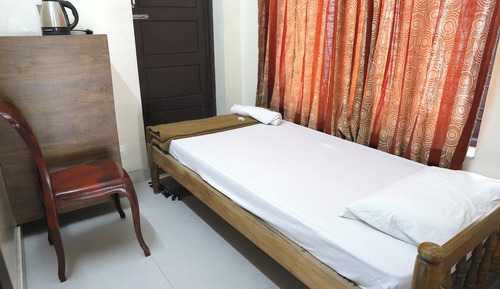 Basic Single Room, Sea View