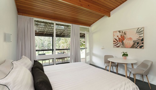 Comfort Room, Golf View