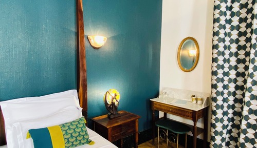 Room "1900" (Economic)