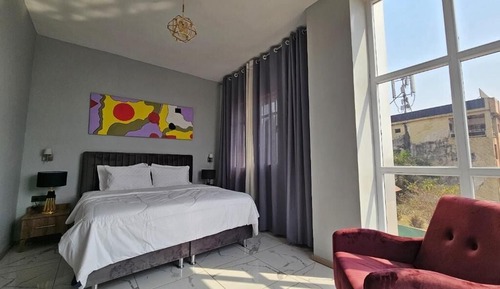 Deluxe Suite