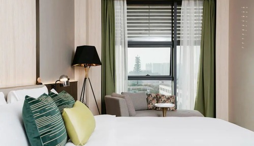 Superior Double Room, City View
