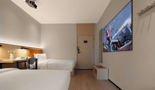 Classic Twin Room, City View