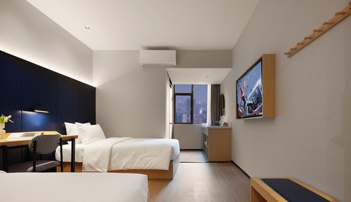 Family Room, City View
