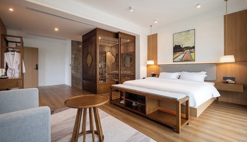 Superior Suite, Balcony, Hill View