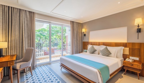 Grand Room, Garden View