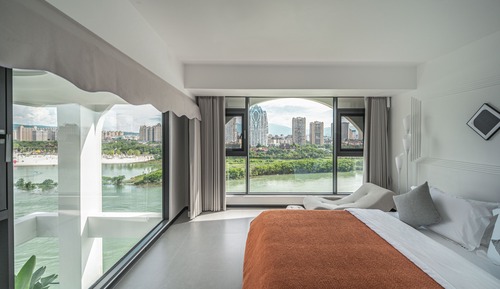 Luxury Suite, 3 Bedrooms, Poolside