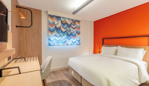 Standard Casal - 1 Cama Queen