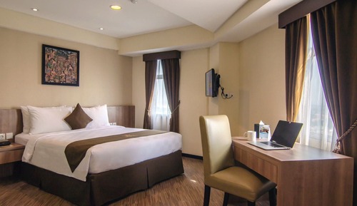 Deluxe Double Room, City View