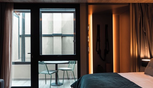 Superior Suite, 1 King Bed with Sofa bed, Courtyard View, Tower